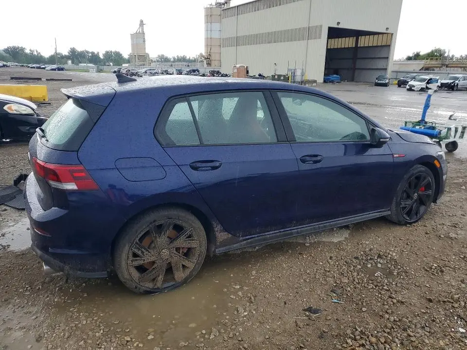 2022 VOLKSWAGEN GTI SE  