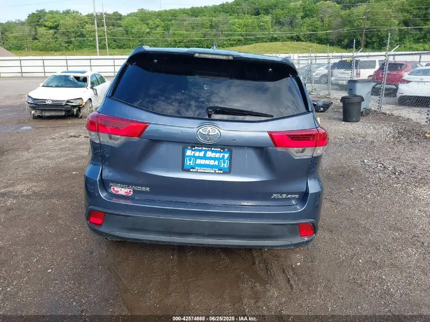 2019 TOYOTA HIGHLANDER XLE