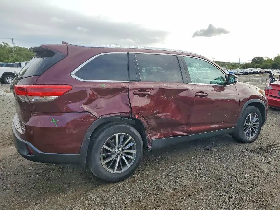 2019 TOYOTA HIGHLANDER XLE  