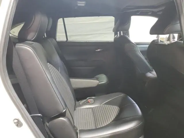 2021 TOYOTA HIGHLANDER XSE  