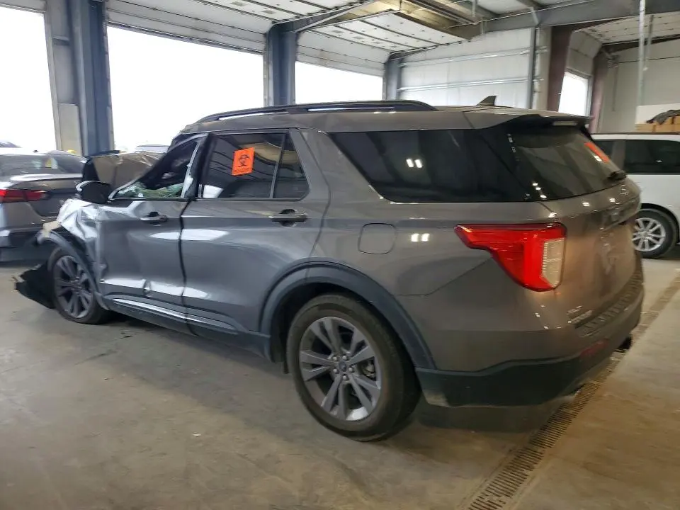 2022 FORD EXPLORER XLT  