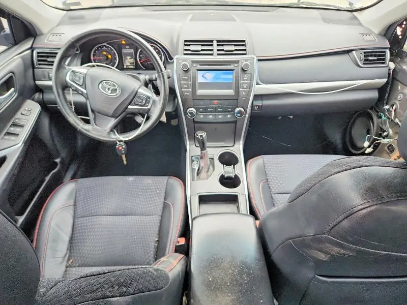 2015 TOYOTA CAMRY SE  