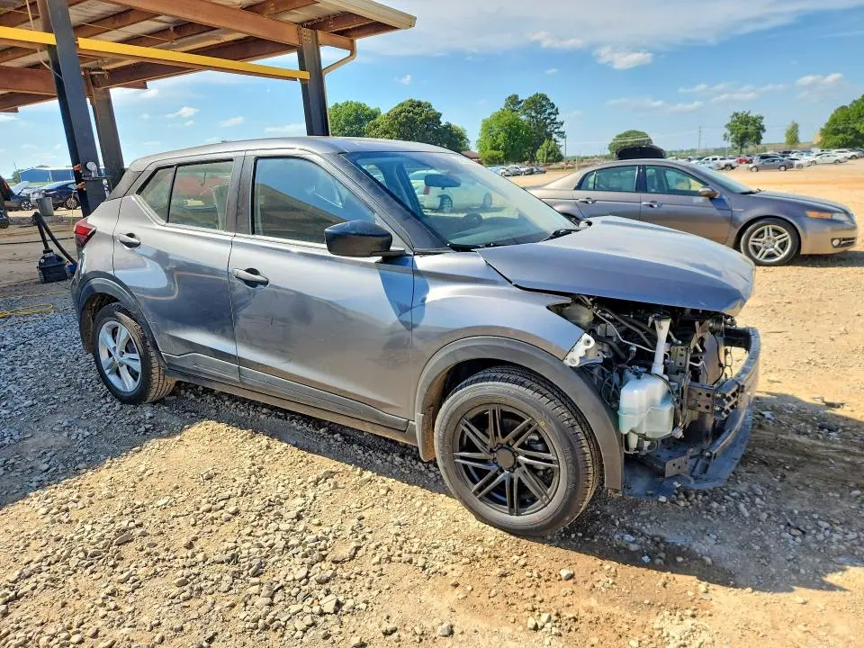2023 NISSAN KICKS S  