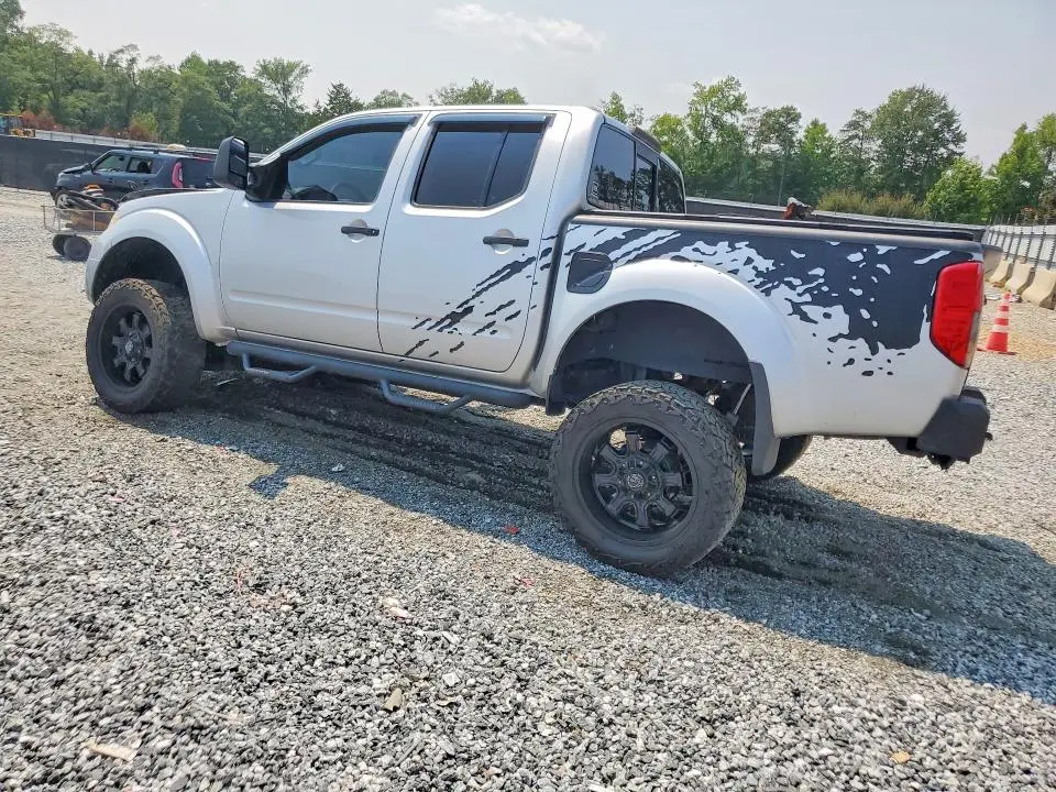 2014 NISSAN FRONTIER SV  