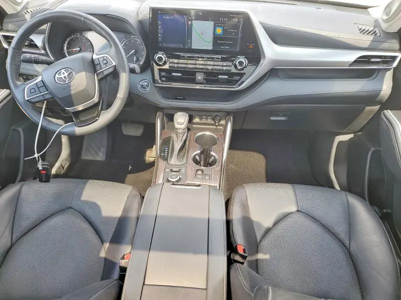 2022 TOYOTA HIGHLANDER PLATINUM  