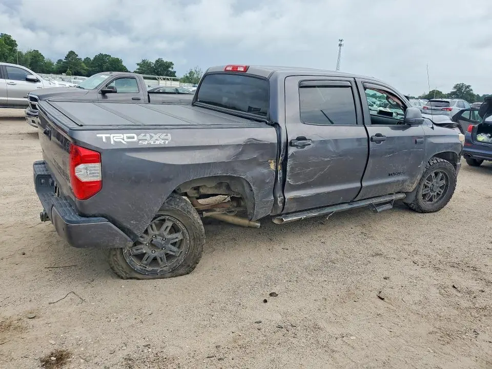 2018 TOYOTA TUNDRA CREWMAX SR5  