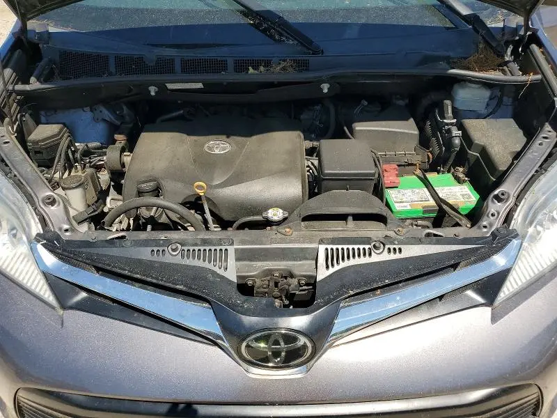 2020 TOYOTA SIENNA LE  