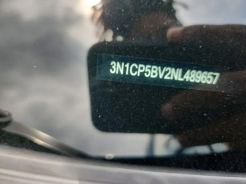 2022 NISSAN KICKS S  