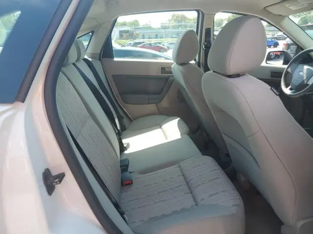 2010 FORD FOCUS SE  