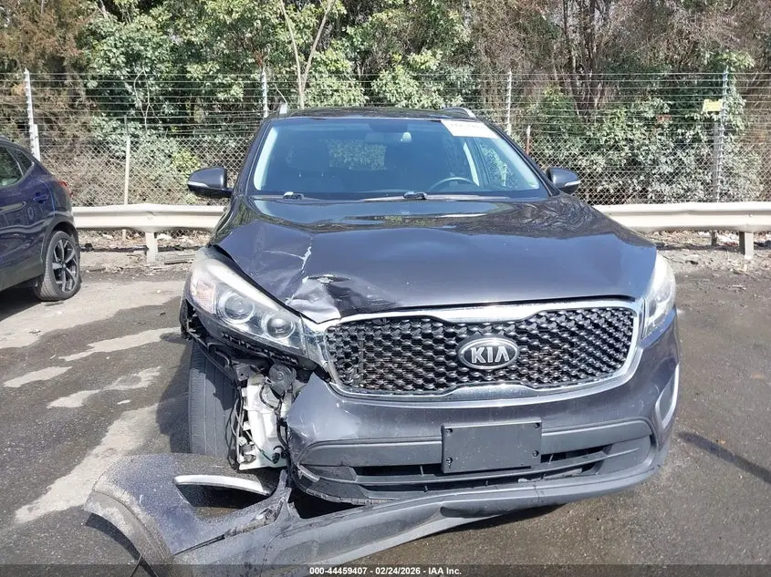 2017 KIA SORENTO 2.4L LX