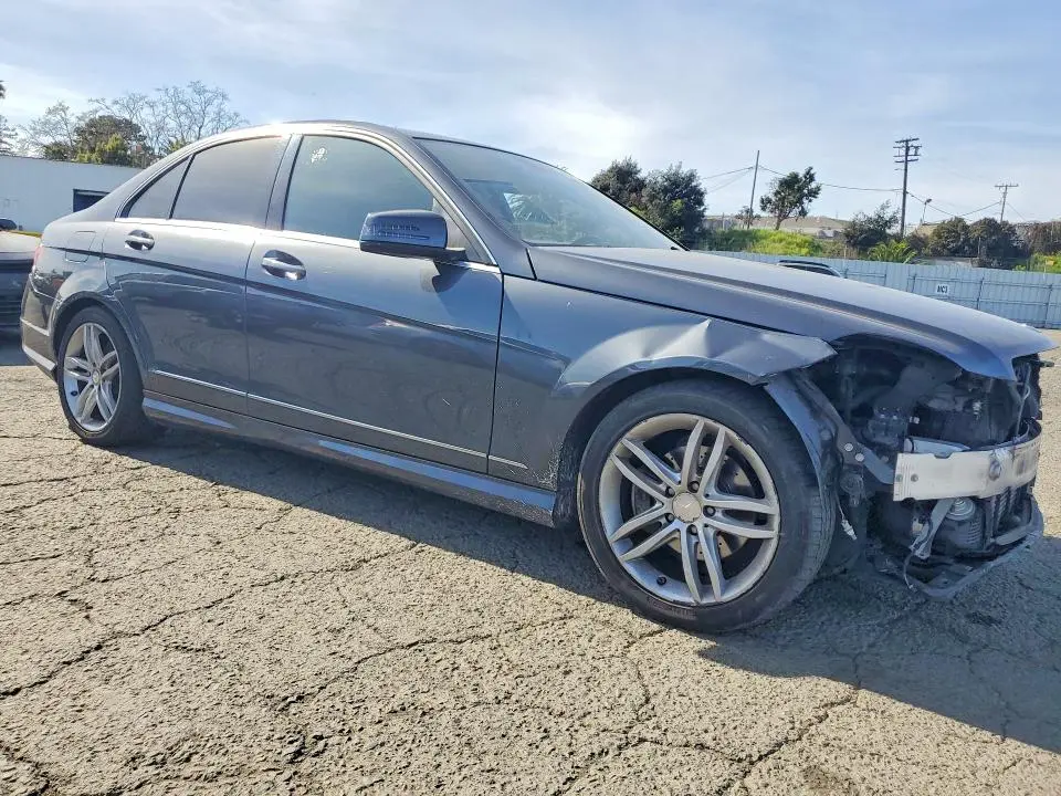 2013 MERCEDES-BENZ C 250  