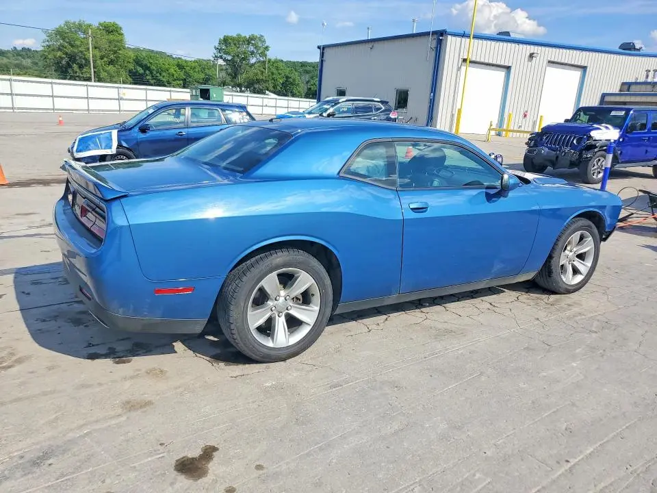 2021 DODGE CHALLENGER SXT  
