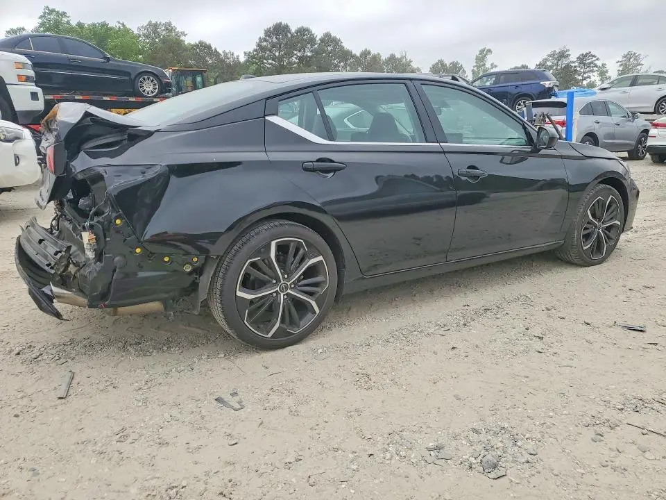 2024 NISSAN ALTIMA SR  