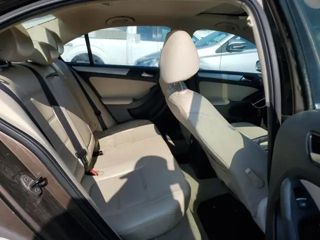 2014 VOLKSWAGEN JETTA SE  