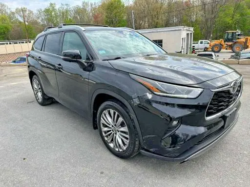 2023 TOYOTA HIGHLANDER PLATINUM  