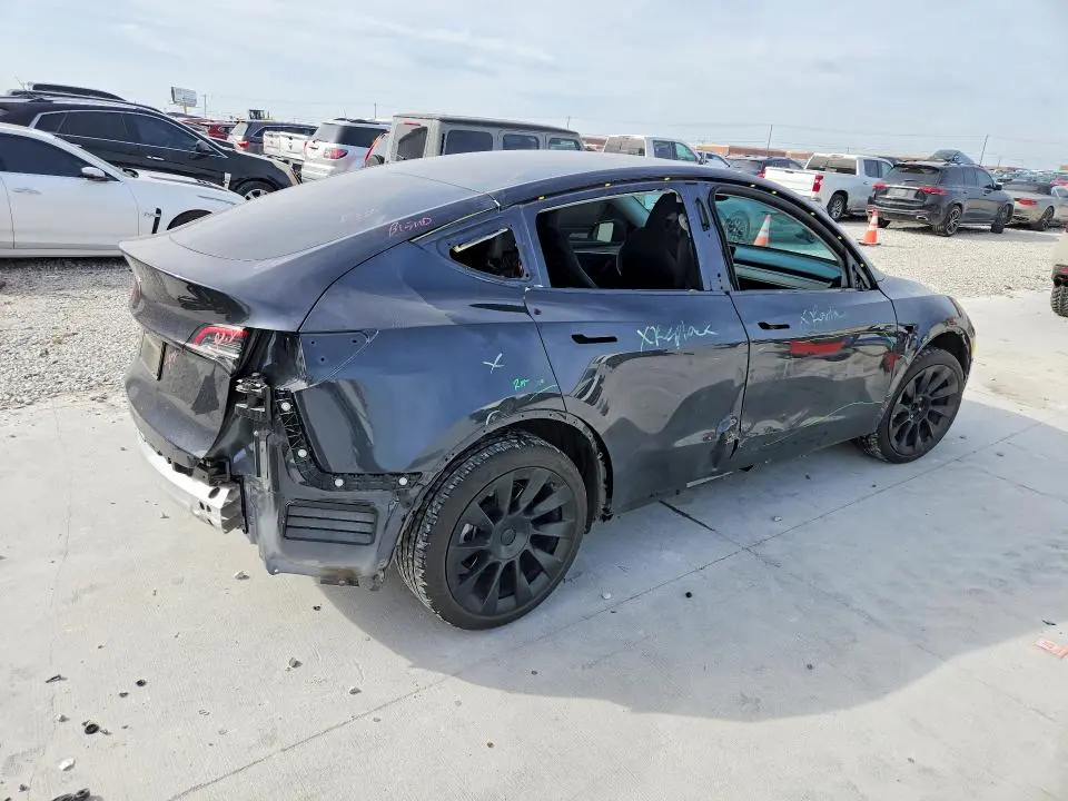 2024 TESLA MODEL Y   
