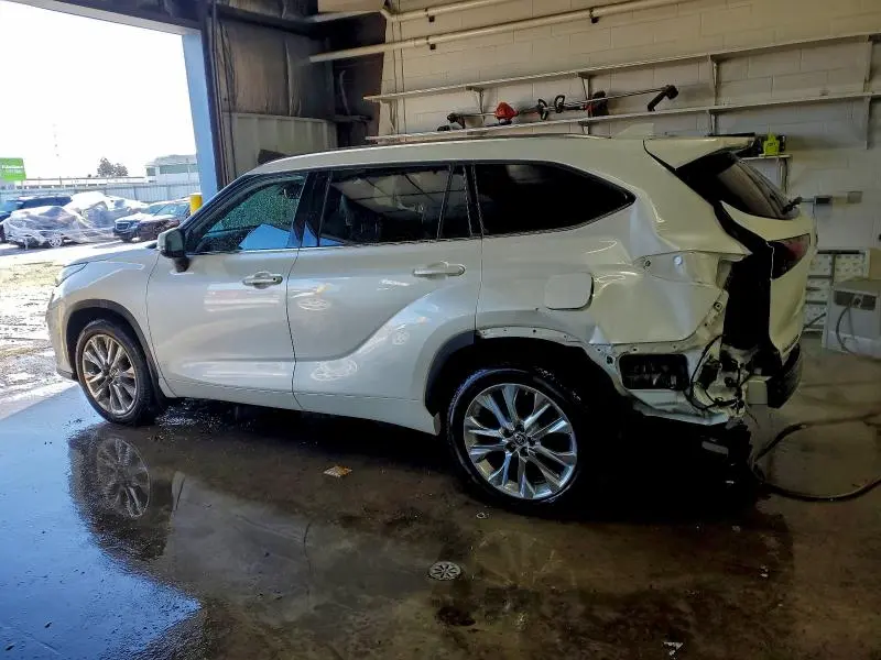 2021 TOYOTA HIGHLANDER LIMITED  