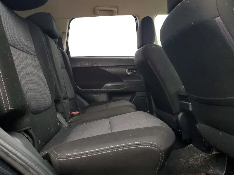 2017 MITSUBISHI OUTLANDER ES  