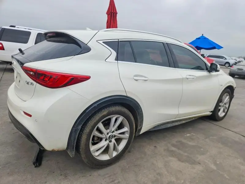 2018 INFINITI QX30 BASE  