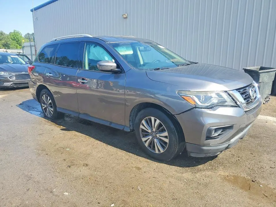 2017 NISSAN PATHFINDER SV  