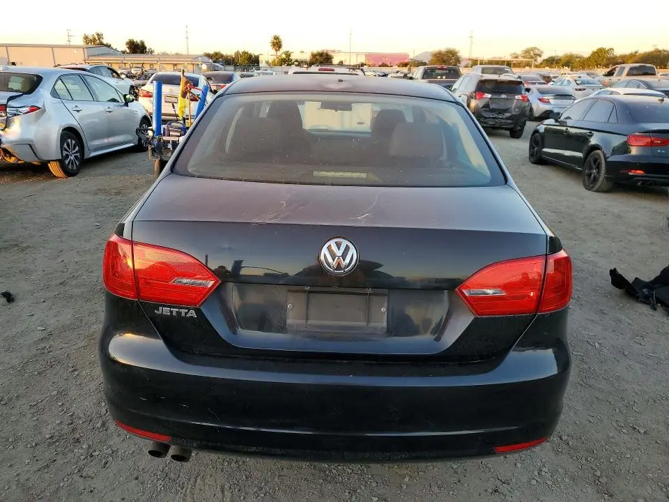 2011 VOLKSWAGEN JETTA BASE  