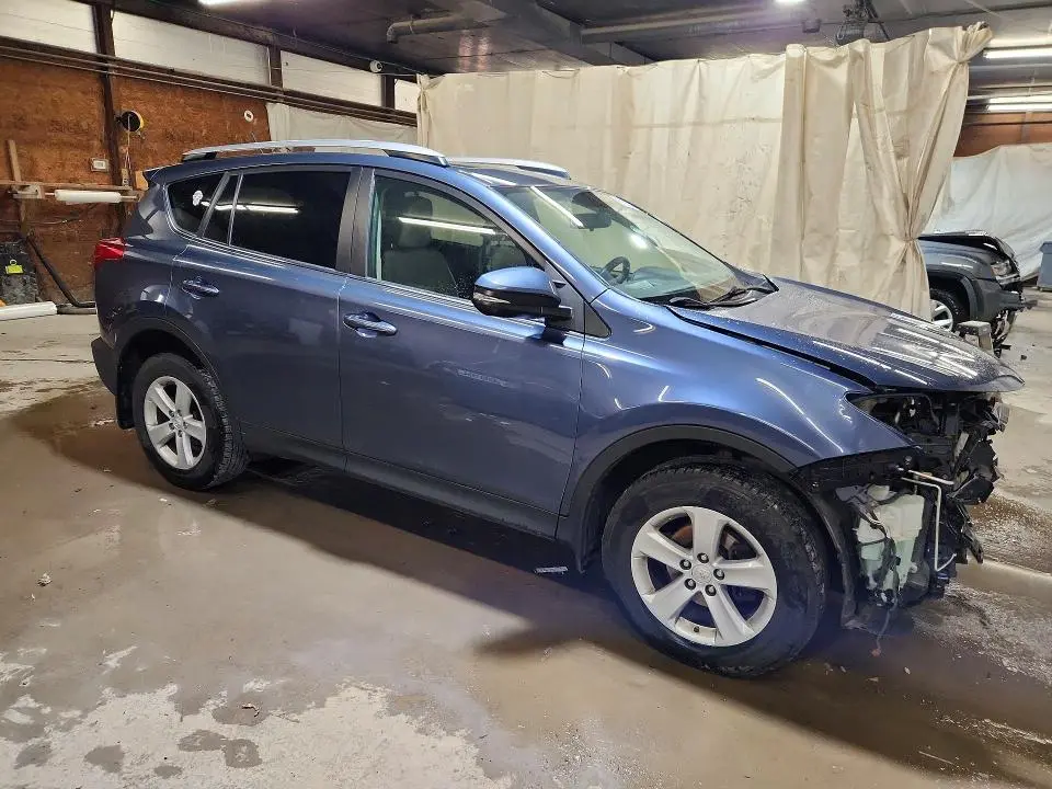 2014 TOYOTA RAV4 XLE  