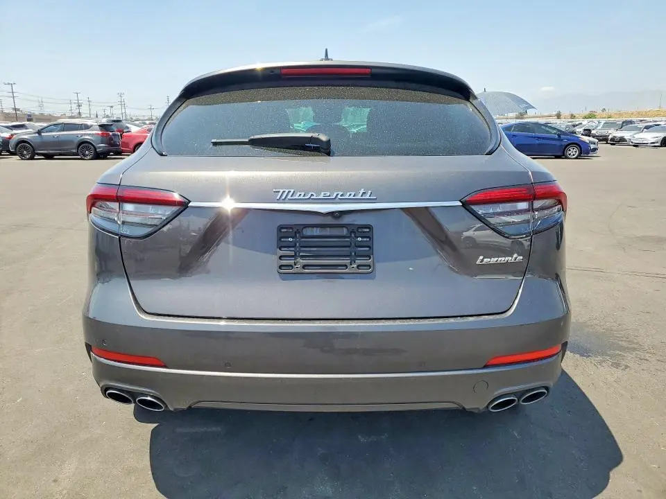 2022 MASERATI LEVANTE BASE  