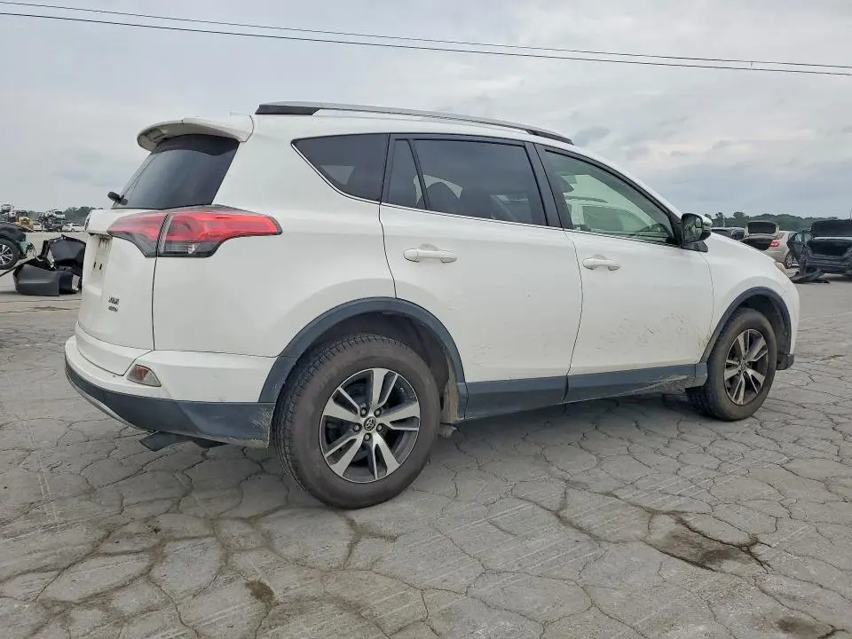 2017 TOYOTA RAV4 XLE  
