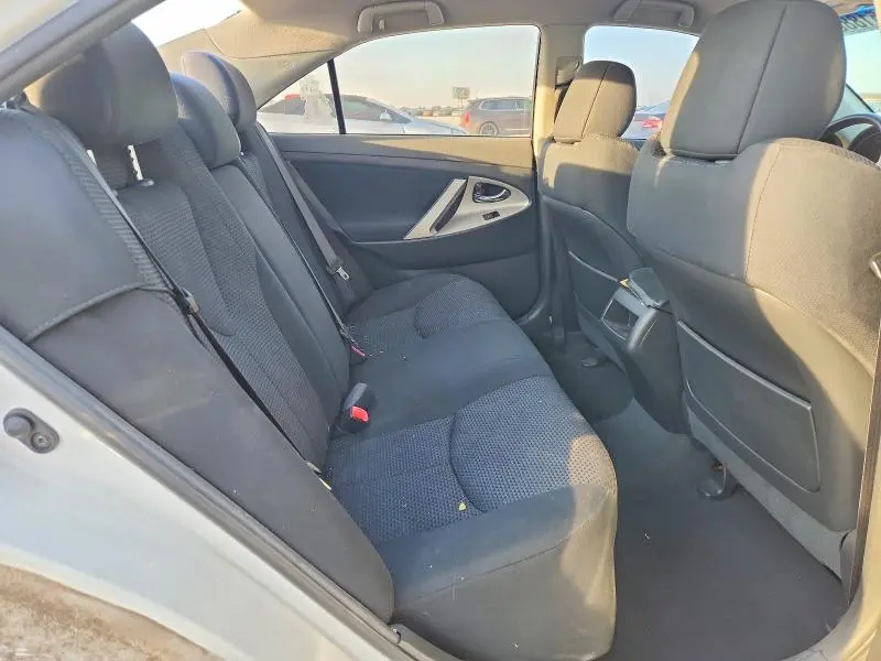 2010 TOYOTA CAMRY SE  
