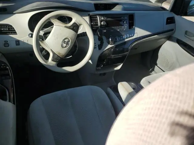 2013 TOYOTA SIENNA LE  