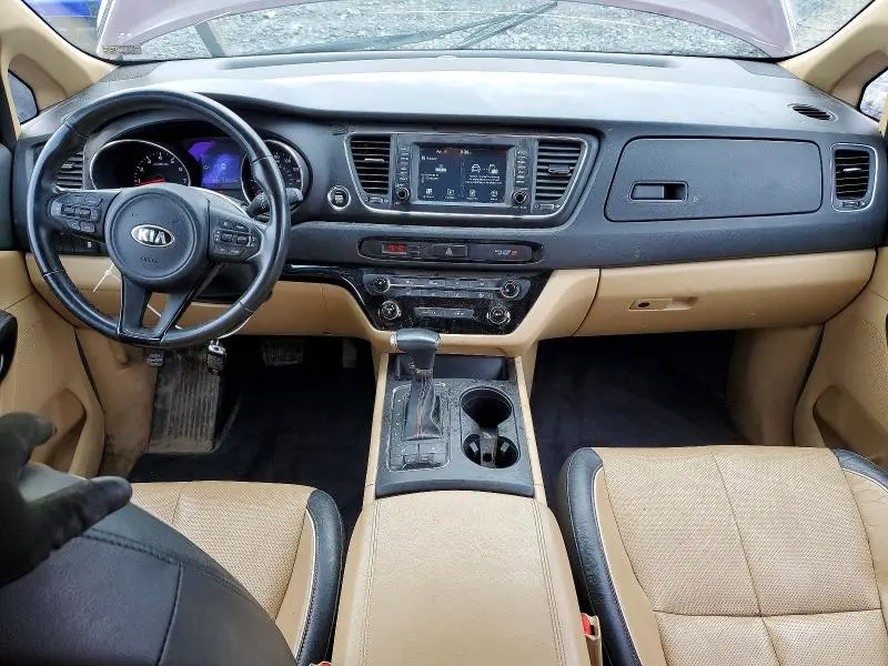2018 KIA SEDONA LX  