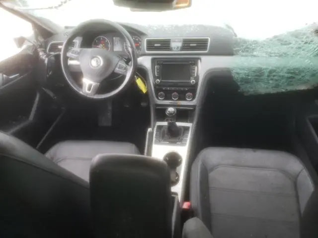 2013 VOLKSWAGEN PASSAT SE  