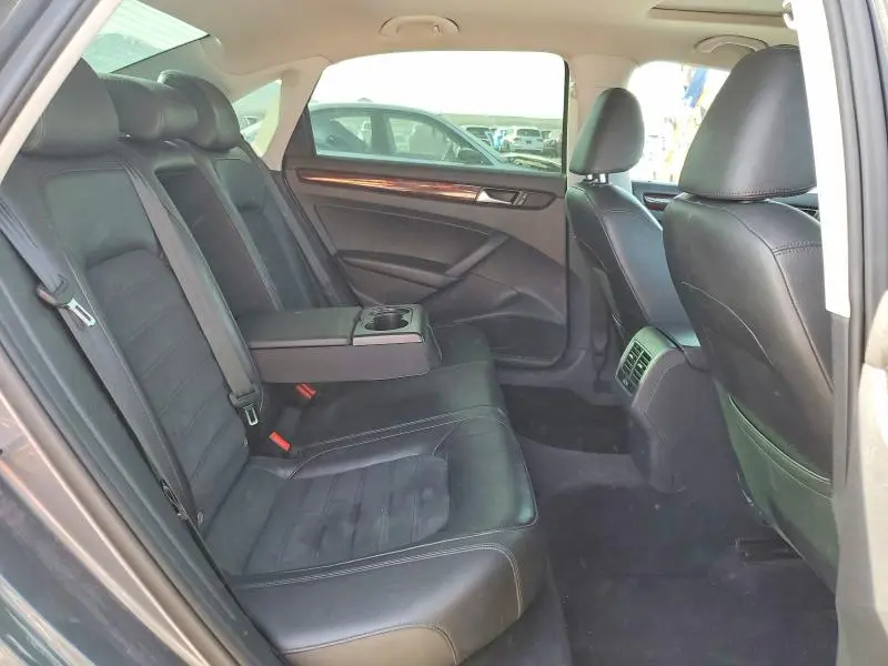 2013 VOLKSWAGEN PASSAT SEL  