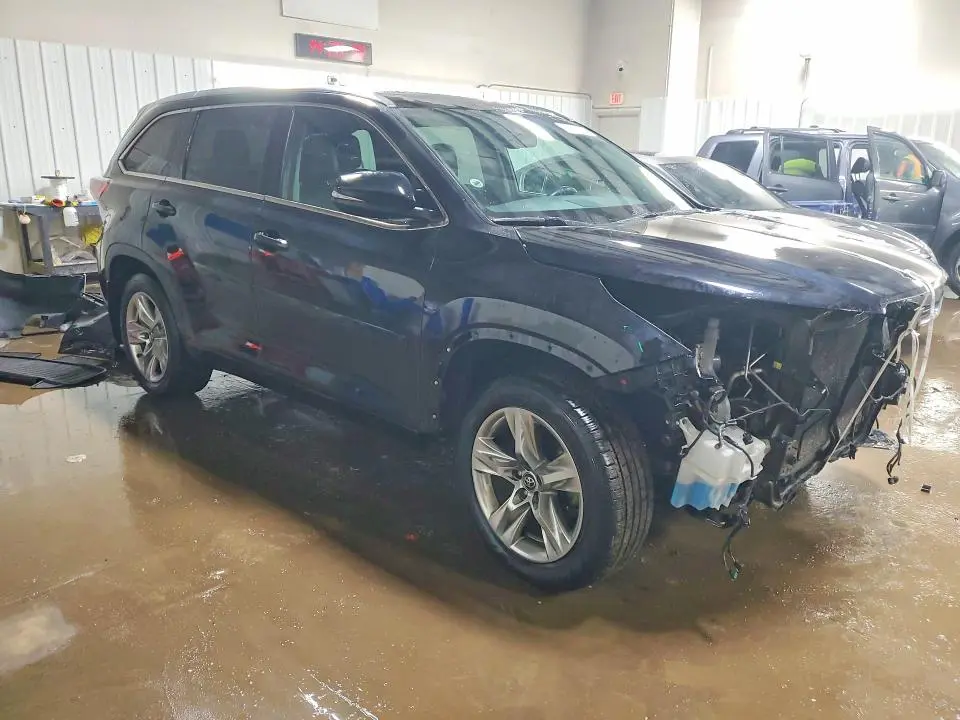 2016 TOYOTA HIGHLANDER LIMITED  