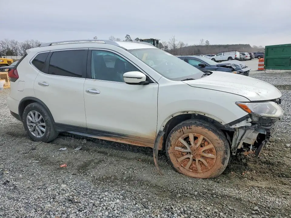 2018 NISSAN ROGUE SV  