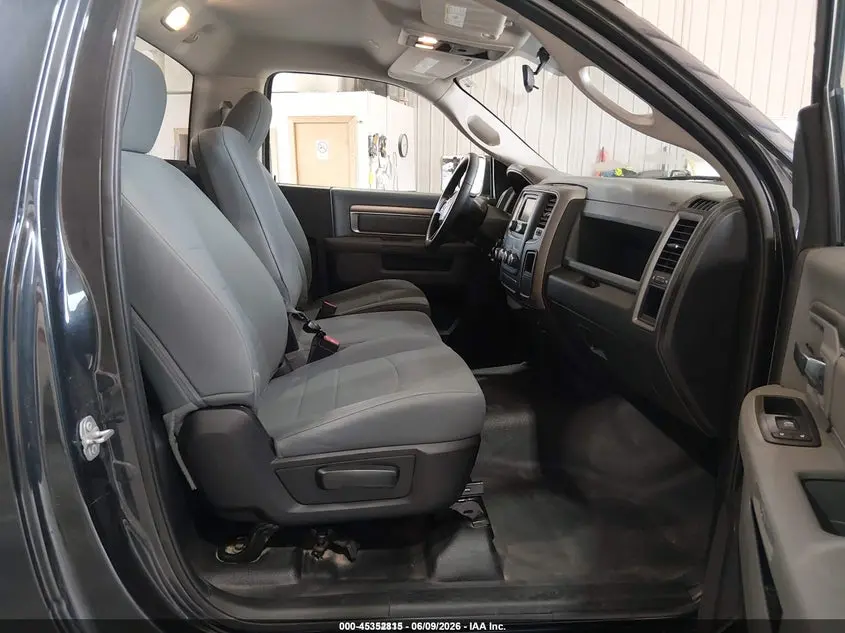 2017 RAM 1500 TRADESMAN  4X4 8' BOX