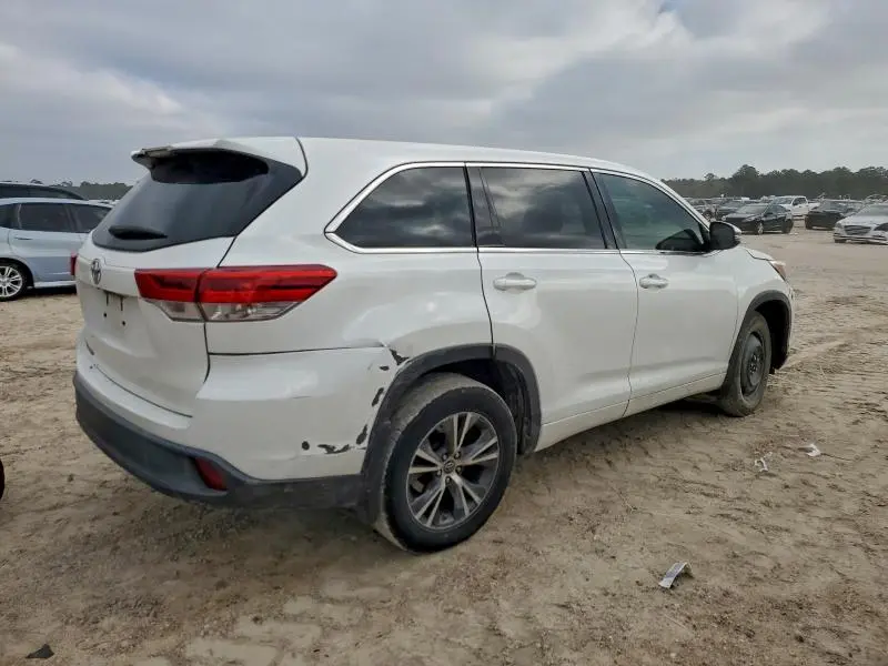 2017 TOYOTA HIGHLANDER LE  