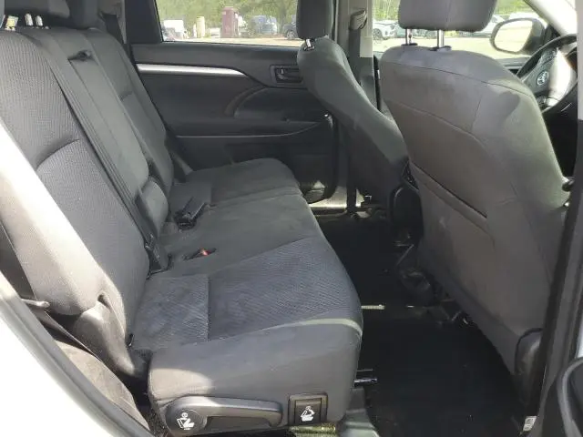 2017 TOYOTA HIGHLANDER LE  