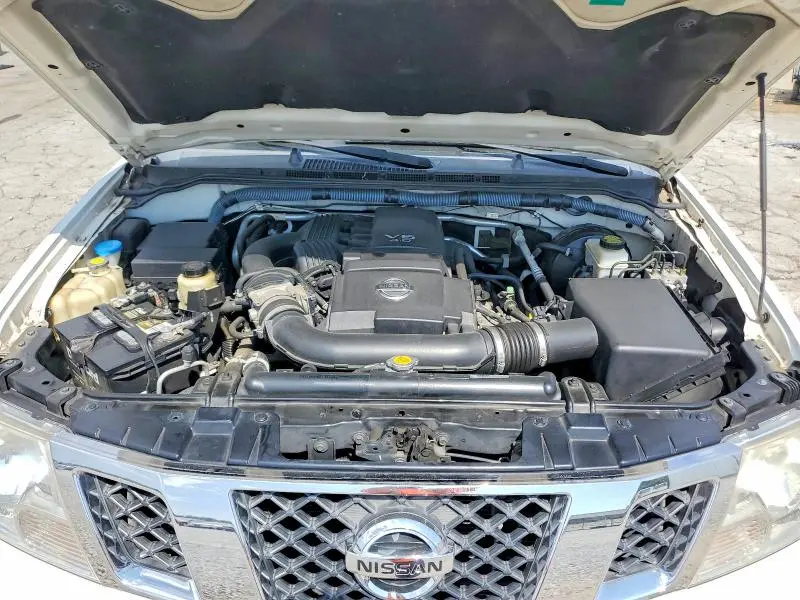 2010 NISSAN FRONTIER SE V6  