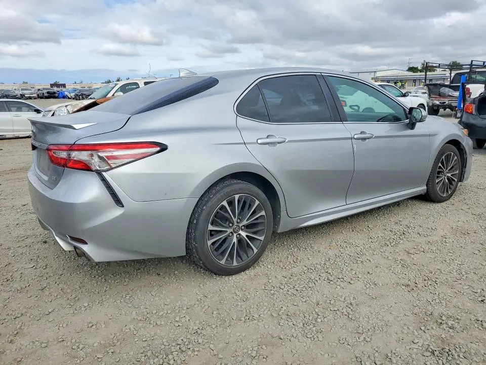 2019 TOYOTA CAMRY SE  