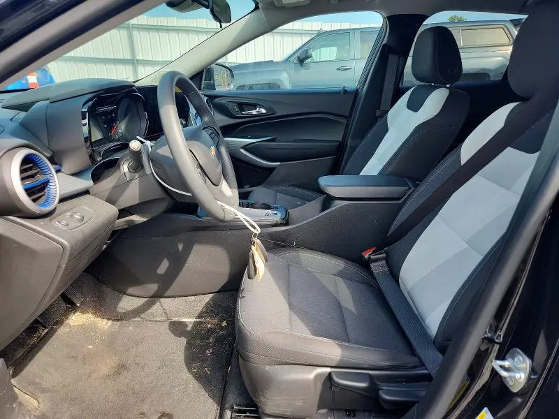 2025 CHEVROLET TRAX LS  