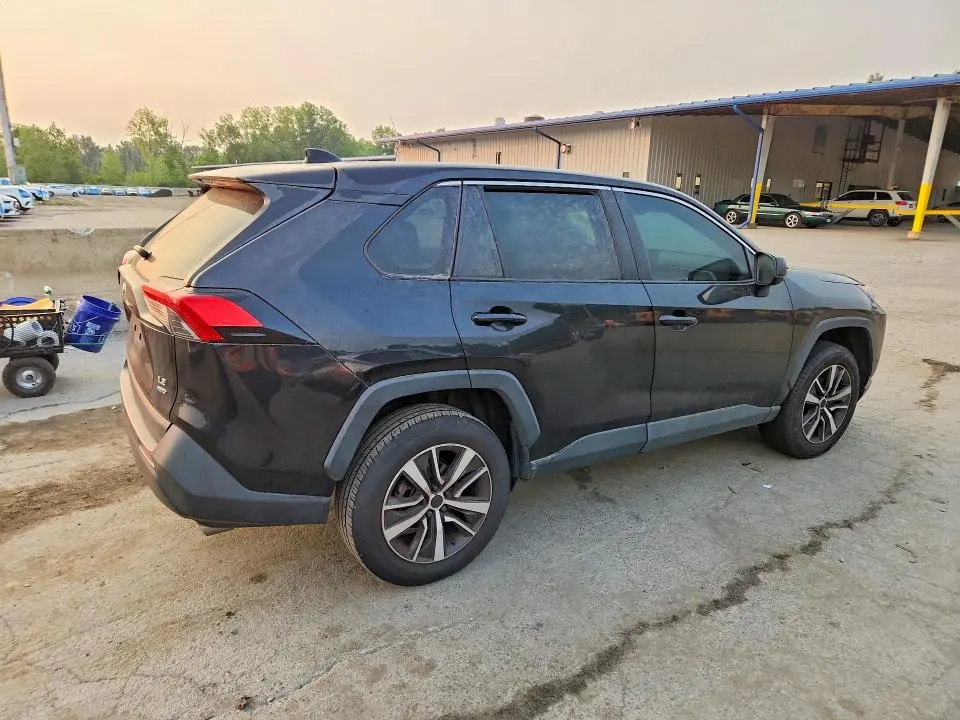 2022 TOYOTA RAV4 LE  