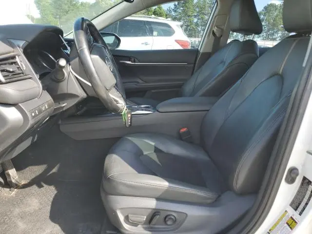 2020 TOYOTA CAMRY XLE  