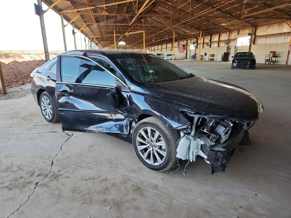 2016 TOYOTA CAMRY XLE  