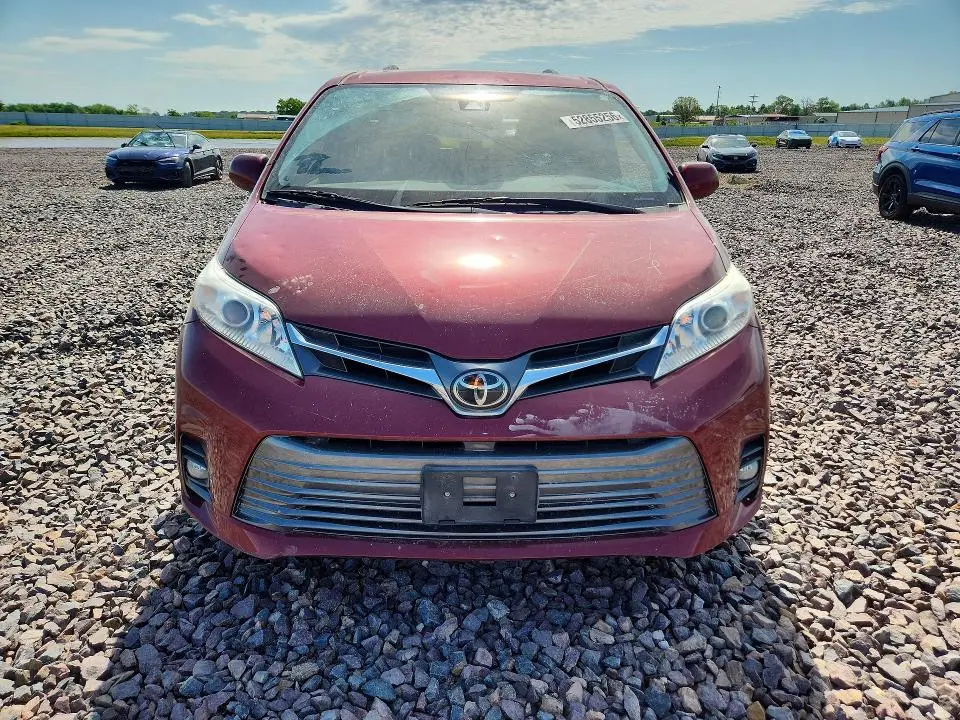 2018 TOYOTA SIENNA XLE 8-PASSENGER  