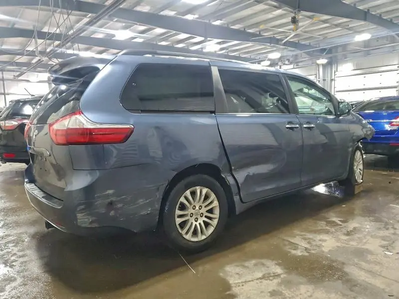 2015 TOYOTA SIENNA XLE  