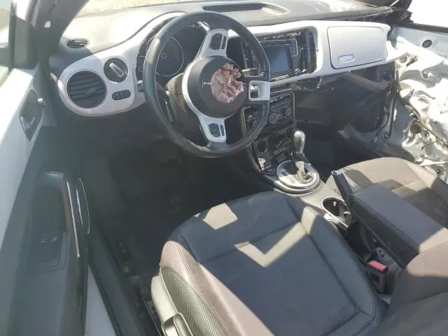 2018 VOLKSWAGEN BEETLE SE  