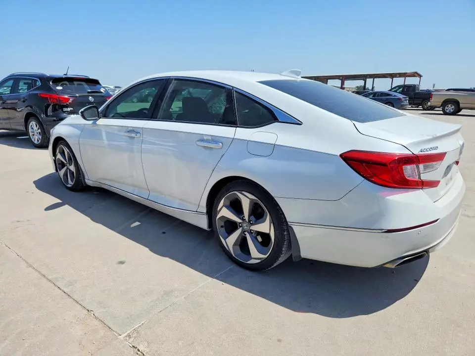 2019 HONDA ACCORD TOURING  