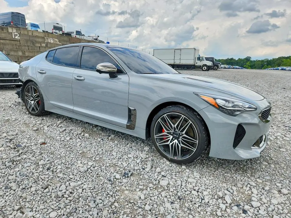 2023 KIA STINGER GT2  