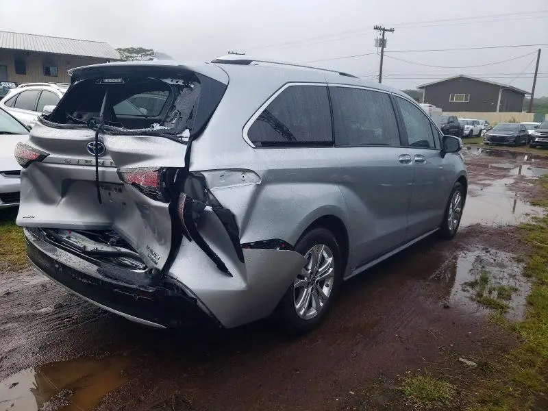 2023 TOYOTA SIENNA LIMITED  